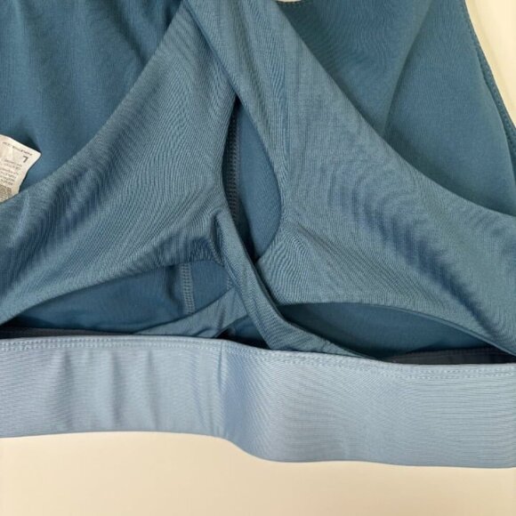 Fabletics Ella No-Bounce Sports Bra—Real Teal Shine/Blue Dusk Shine/Reflective—L - Picture 5 of 9